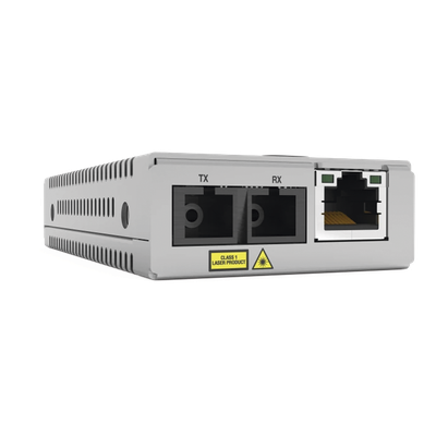 Convertidor de medios / 10/100TX a 100FX / Multimodo SC / 2 km / TAA / Multiregión PSU / 0°C a 50°C