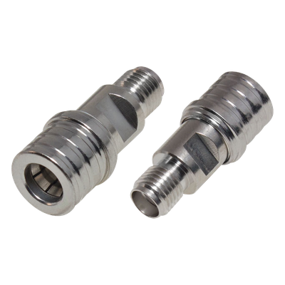 Adaptador RF en Línea / Conector QMA Macho a SMA Hembra / Rango 0-6 GHz / Impedancia 50 Ω / VSWR 1.25 Máximo / Aislante de Teflón