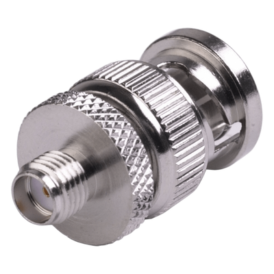 Adaptador Coaxial en Línea / SMA Hembra a BNC Macho / Cuerpo Bronce Niquelado / Contacto Oro / Aislante Teflón