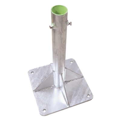 Base para Mástil / 30 x 30 cm / Tubo 50 cm (19.7 in) / Galvanizado en Caliente / Tornillos Opresores 3/8» / Mástiles 1» a 2»