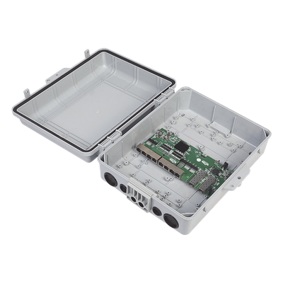 Switch PoE Inverso / 7x PoE In 24V / 1x PoE Out 24V 1A / 2x SFP / IP67 / 20 Gbps / 10.8×9.5×5.1 in